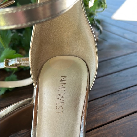 Nine West Gold High Heel Pumps -8M JT - Picture 8 of 8